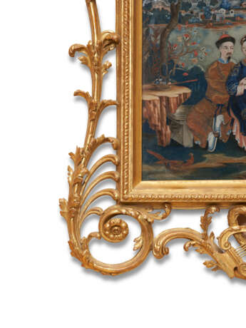 A CHINESE EXPORT REVERSE-PAINTED MIRROR IN A GEORGE III GILTWOOD FRAME - Foto 3