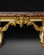 Vergoldetes Holz. A GEORGE II WHITE-PAINTED AND PARCEL-GILT PIER TABLE