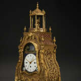 A GEORGE III ORMOLU TABLE CLOCK FOR THE CHINESE MARKET WITH MUSICAL, QUARTER-STRIKING, AND AUTOMATON MOVEMENT - Foto 2