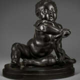 A WEDGWOOD & BENTLEY BLACK BASALT FIGURE OF THE INFANT HERCULES WITH THE SERPENT - photo 1