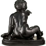 A WEDGWOOD & BENTLEY BLACK BASALT FIGURE OF THE INFANT HERCULES WITH THE SERPENT - Foto 6
