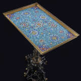 A FRENCH `JAPONISME` GILT AND PATINATED BRONZE AND CHINESE CLOISONNE ENAMEL TABLE - Foto 3