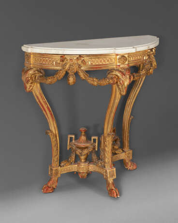 A LATE LOUIS XV GILTWOOD CONSOLE - Foto 2