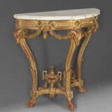 A LATE LOUIS XV GILTWOOD CONSOLE - Foto 2