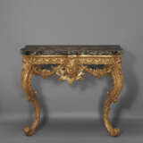 A GEORGE II GILTWOOD SIDE TABLE - Foto 1
