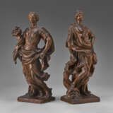 A PAIR OF TERRACOTTA ALLEGORICAL FIGURES OF ABUNDANCE AND FORTUNE - Foto 6