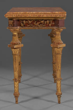 A PAIR OF NORTH ITALIAN GILTWOOD, FAUX PORPHYRY, LAPIS LAZULI AND MARBLE-MOUNTED CONSOLES - Foto 11