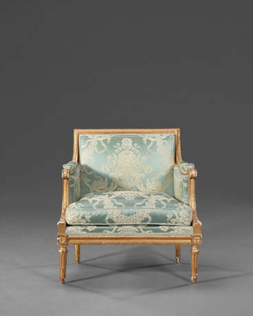 A PAIR OF LOUIS XVI GILTWOOD MARQUISES - фото 2