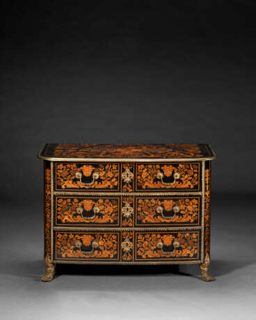 A LOUIS XIV ORMOLU-MOUNTED EBONY AND FLORAL MARQUETRY COMMODE - photo 1