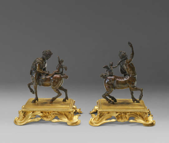 A PAIR OF BRONZE MODELS OF THE FURIETTI CENTAURS - фото 4