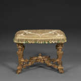 A PAIR OF NORTH ITALIAN GILTWOOD TABOURETS - Foto 5