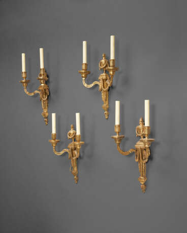 TWO PAIRS OF LATE LOUIS XV ORMOLU TWO-BRANCH WALL-LIGHTS - photo 3