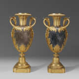 A PAIR OF FRENCH ORMOLU AND SILVERED METAL VASES - фото 2