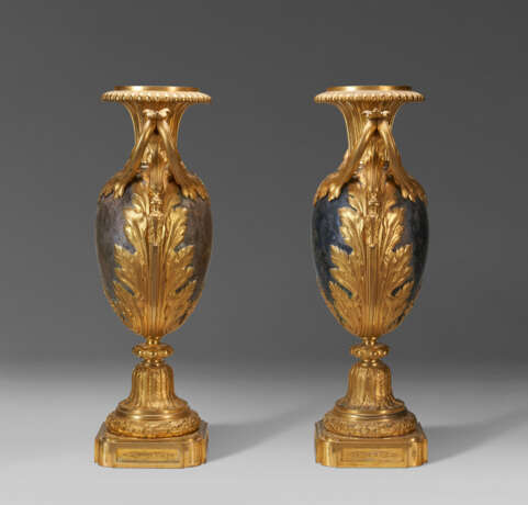 A PAIR OF FRENCH ORMOLU AND SILVERED METAL VASES - photo 3