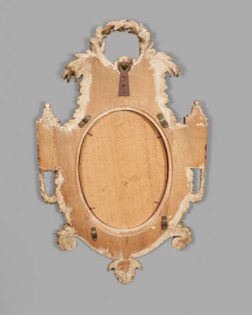 AN ITALIAN BROWN-PAINTED AND PARCEL-GILT MIRROR - photo 3