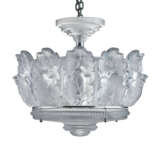 A PAIR OF LALIQUE GLASS 'CHENE' CEILING LIGHTS - фото 7