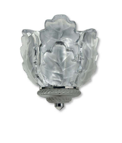A PAIR OF LALIQUE GLASS 'CHENE' CEILING LIGHTS - фото 8