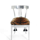 A PAIR OF POLISHED STEEL KLISMOS SIDE CHAIRS - Foto 2