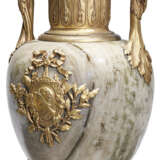 A PAIR OF FRENCH ORMOLU-MOUNTED MARBLE TWO-HANDLED VASES AND COVERS - фото 8