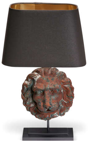 A PAIR OF TERRACOTTA AND BRUSHED-METAL LAMPS - photo 3