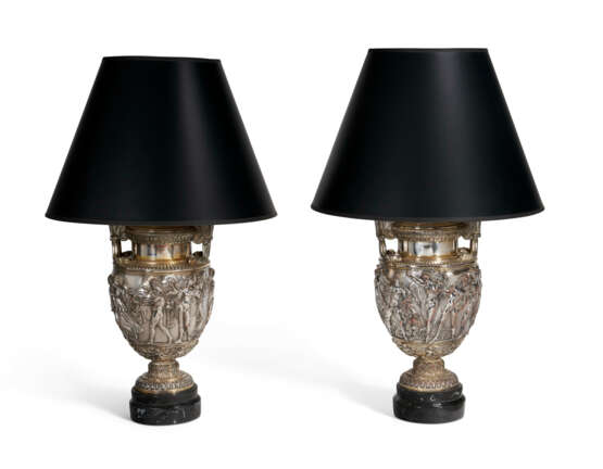 A PAIR OF SILVERED-BRASS AND COPPER VASES, NOW MOUNTED AS LAMPS - photo 2