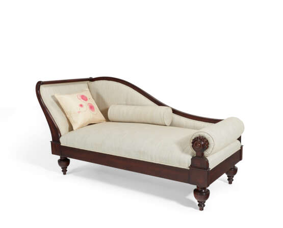 A PAIR OF GEORGE IV STYLE CHAISE LONGUES - фото 3