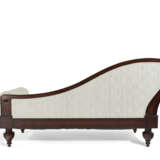 A PAIR OF GEORGE IV STYLE CHAISE LONGUES - Foto 6