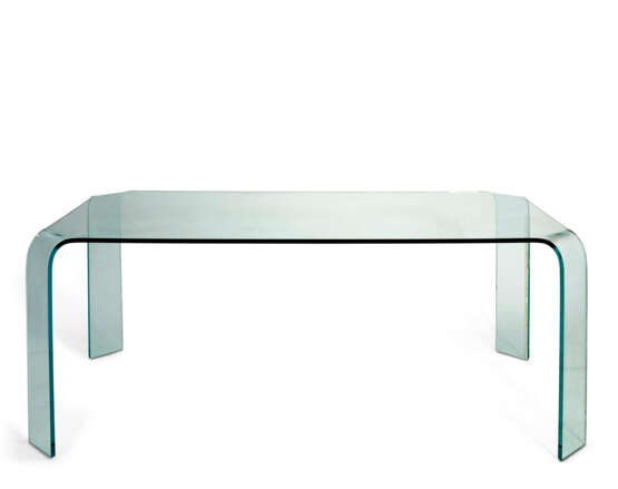 A 'RAGNO' MOLDED GLASS DINING TABLE - Foto 1