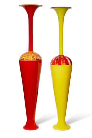 TWO VERY TALL ART GLASS VASES - Foto 3