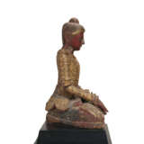 A SOUTH-EAST ASIAN RED-PAINTED AND PARCEL-GILT SEATED FIGURE OF BUDDHA - photo 3