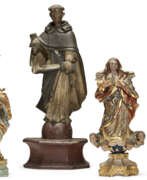 Naturholz. FIVE SPANISH COLONIAL GILT AND POLYCHROME-DECORATED CARVED WOOD RELIGIOUS FIGURES