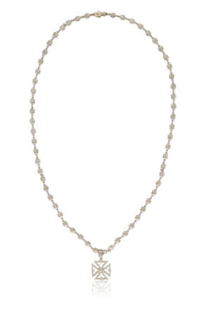 DIAMOND AND WHITE GOLD CROSS PENDANT-NECKLACE - фото 1