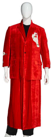 A RED VELVET LONG COAT AND BLACK CREPE TROUSERS - photo 1