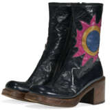 A PAIR OF BLACK LEATHER TALL PLATFORM BOOTS - фото 1