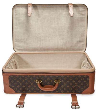 A SET OF TWO VINTAGE MONOGRAM CANVAS SUITCASES - фото 9