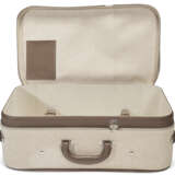 AN ÉTOUPE CLÉMENCE LEATHER & TOILE H UL53 SUITCASE WITH BARÉNIA LEATHER & HERRINGBONE TOILE INTERIOR AND PALLADIUM HARDWARE - Foto 4