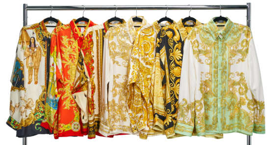 A GROUP OF SEVEN SILK SHIRTS - фото 1