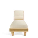 A SYCAMORE AND `RIPPLE SYCAMORE` BANDED CHAISE-LONGUE - Foto 3