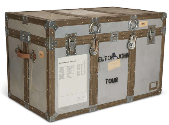 A GREY PAINTED WOOD TRAVEL TOUR TRUNK - Foto 2