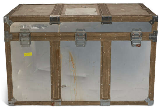 A GREY PAINTED WOOD TRAVEL TOUR TRUNK - Foto 4