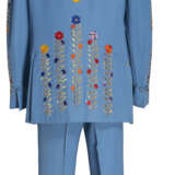 AN EMBROIDERED BLUE WOOL RODEO STYLE SUIT - Foto 3