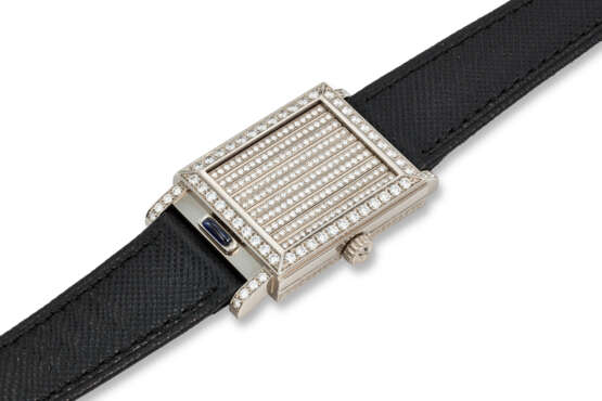 VACHERON CONSTANTIN. AN 18K WHITE GOLD AND DIAMOND-SET RECTANGULAR WRISTWATCH WITH CONCEALED DIAL - Foto 3