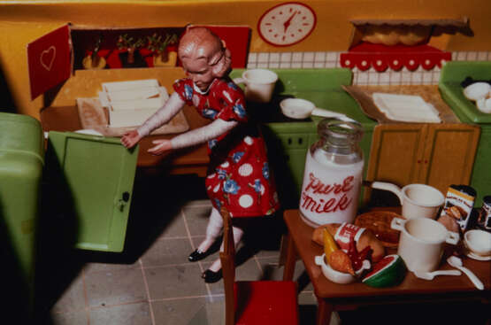 LAURIE SIMMONS (B.1949) - Foto 1