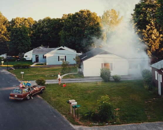 GREGORY CREWDSON (B. 1962) - Foto 1