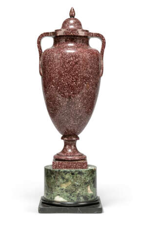 AN ITALIAN IMPERIAL PORPHYRY `AMPHORA` VASE AND COVER - Foto 1