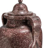 AN ITALIAN IMPERIAL PORPHYRY `AMPHORA` VASE AND COVER - Foto 2