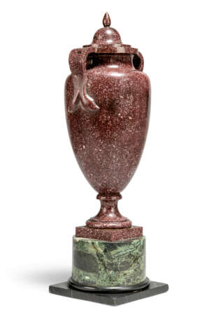 AN ITALIAN IMPERIAL PORPHYRY `AMPHORA` VASE AND COVER - photo 3