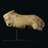 A ROMAN GIALLO ANTICO BRECCIATO FRAGMENTARY FELINE - photo 3