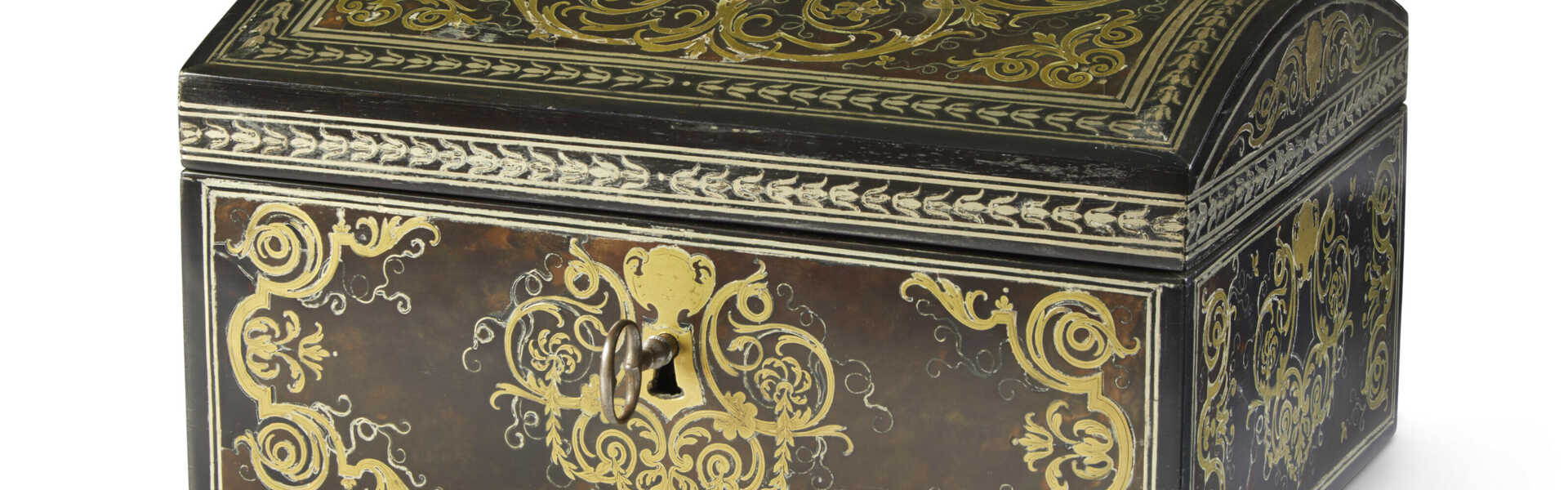 A LOUIS XIV BOULLE BRASS AND PEWTER-INLAID TORTOISESHELL CASKET