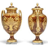 A PAIR OF SEVRES PORCELAIN TORTOISESHELL-GROUND TWO-HANDLED VASES AND COVERS - фото 3